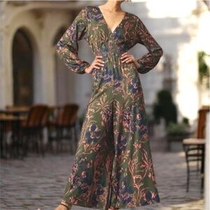 Bloomchic Floral Green V Neck Jumpsuit Size 18-20